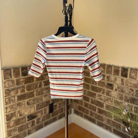 abercrombie & fitch top, 3/4 sleeves - Picture 2 of 2